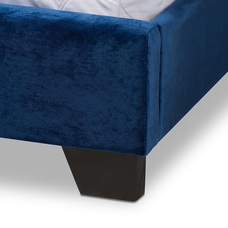 Nail-Head-Design-Bed-for-a-Modern-Look-4