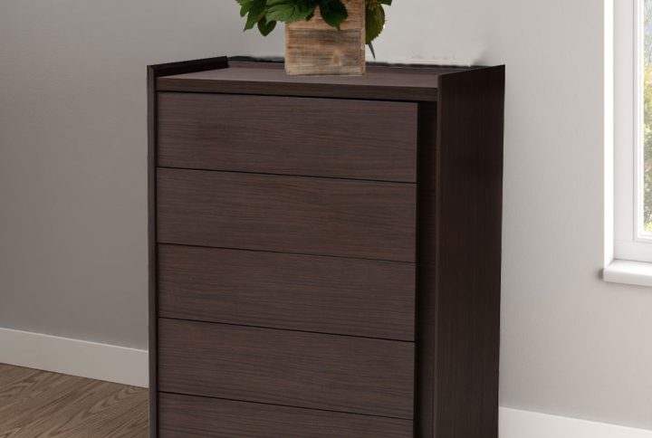 5-Drawer Chest Queen Brown Finished